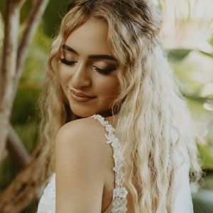 Meet your Posher, Ary